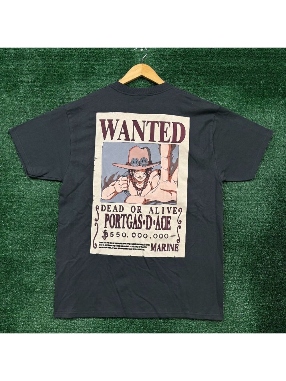 One Piece Wanted Poster T-Shirt Size Large